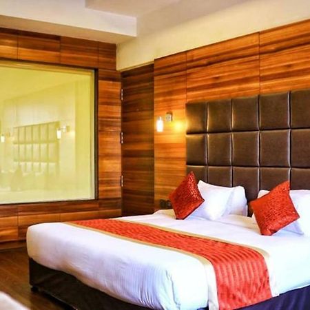 City Park Resort Bahādurgarh Extérieur photo