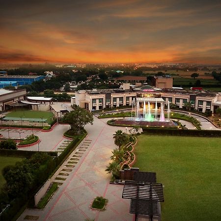 City Park Resort Bahādurgarh Extérieur photo