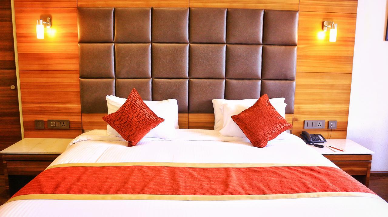 City Park Resort Bahādurgarh Extérieur photo