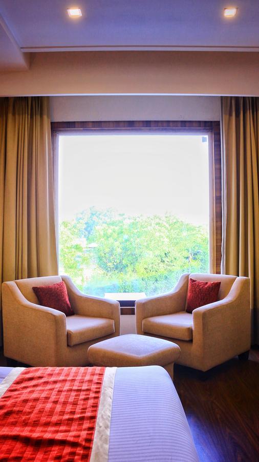 City Park Resort Bahādurgarh Extérieur photo
