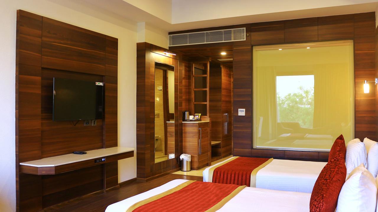 City Park Resort Bahādurgarh Extérieur photo