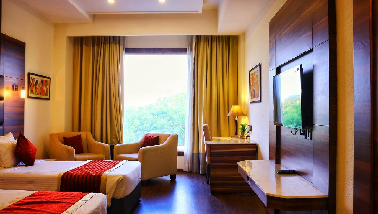 City Park Resort Bahādurgarh Extérieur photo