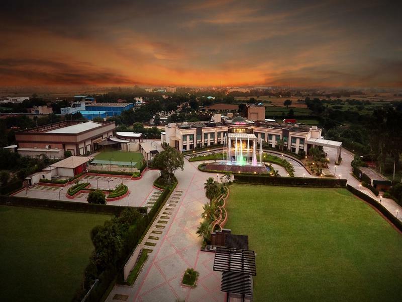 City Park Resort Bahādurgarh Extérieur photo